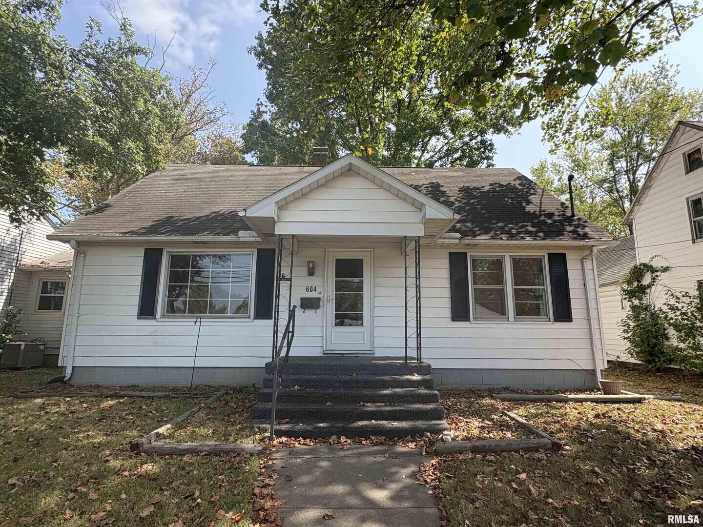 Property Photo: 604 S 20th Street IL 62966