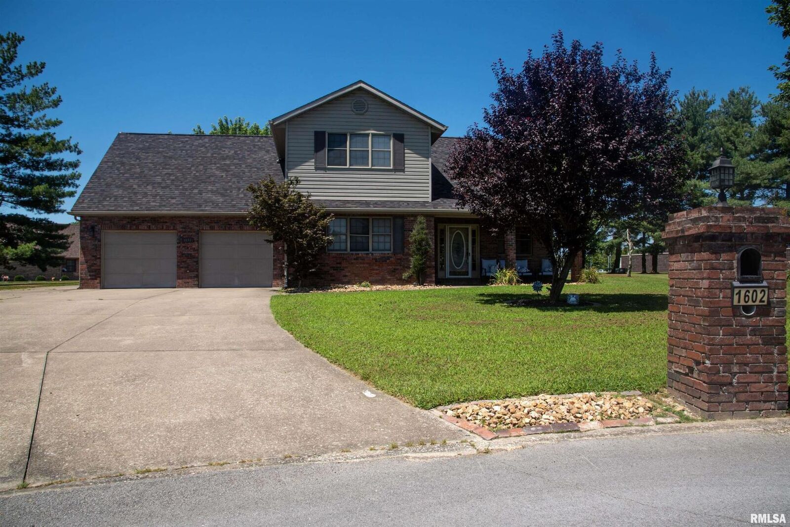 Property Photo:  1602 Carmie Lane  IL 62959 