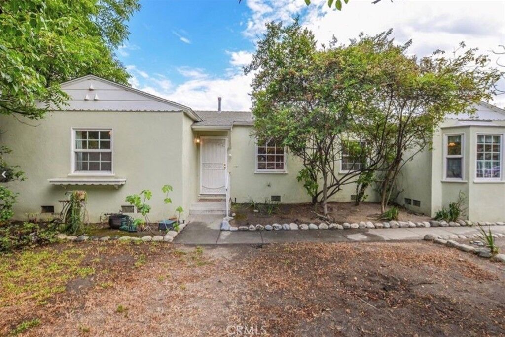 Property Photo: 634 E Kingsley CA 91767