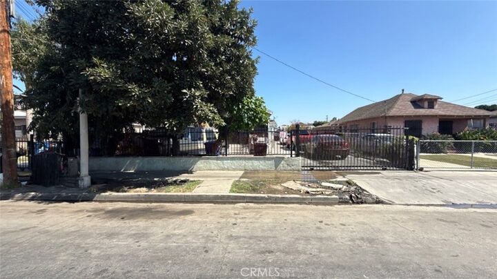 Property Photo: 9602 Holmes Avenue CA 90002