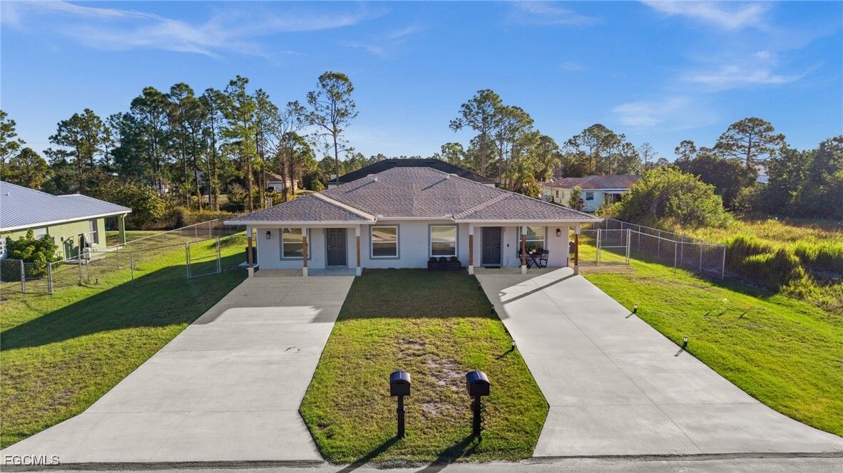 Property Photo:  915-917 Graystone Avenue  FL 33974 