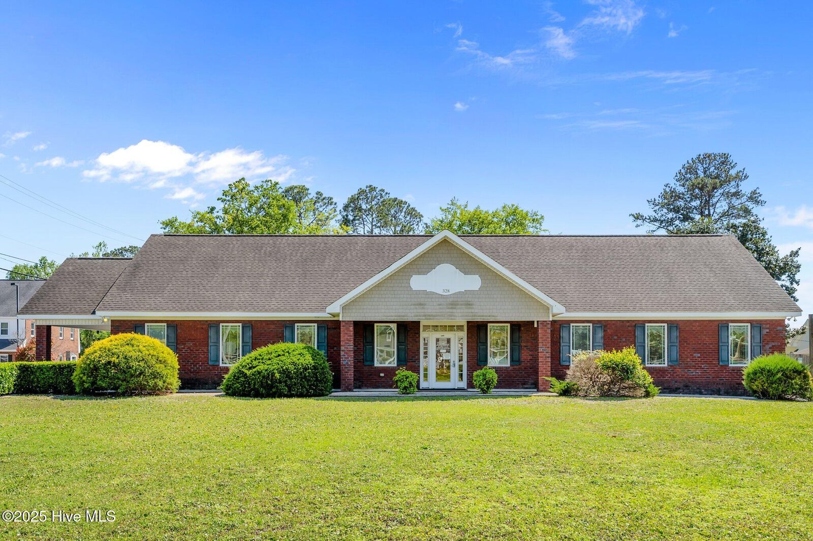 Property Photo:  328 New Bridge Street  NC 28540 