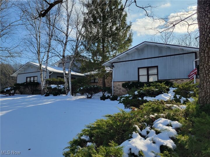 Property Photo: 1552 Jacobs Lane OH 44240