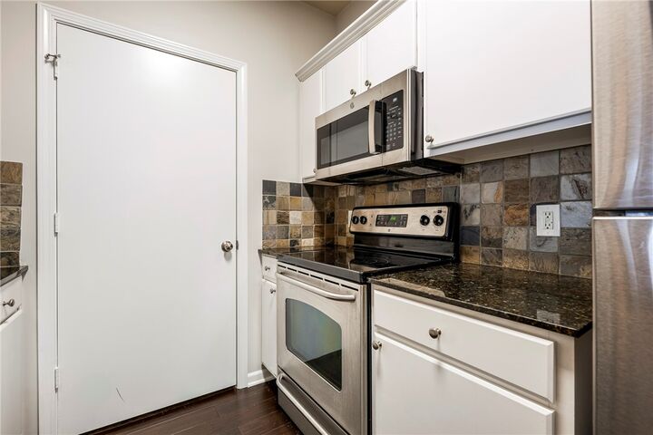 Property Photo:  4261 Meadow Creek Circle 204  AR 72703 