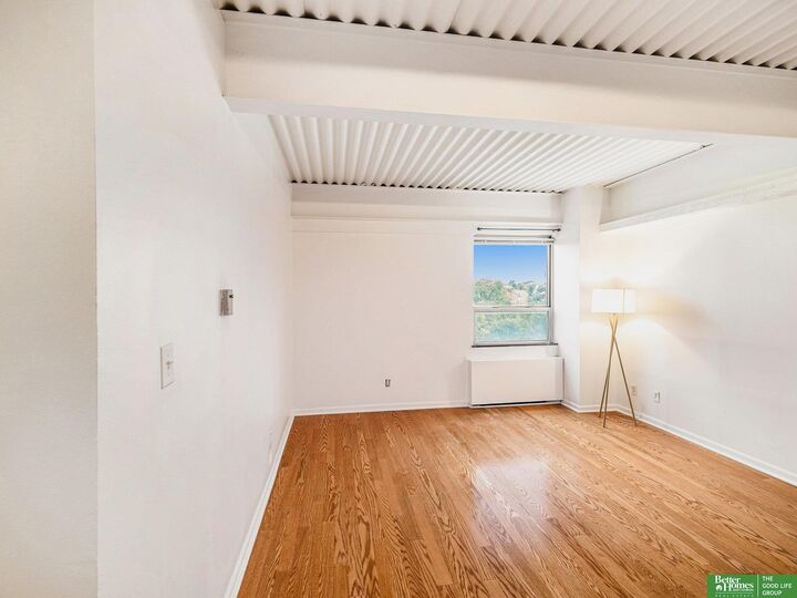 Property Photo: 105 N 31 Avenue 702 NE 68131