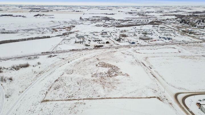 Property Photo: 200 Shantz Drive AB T0M 0W0