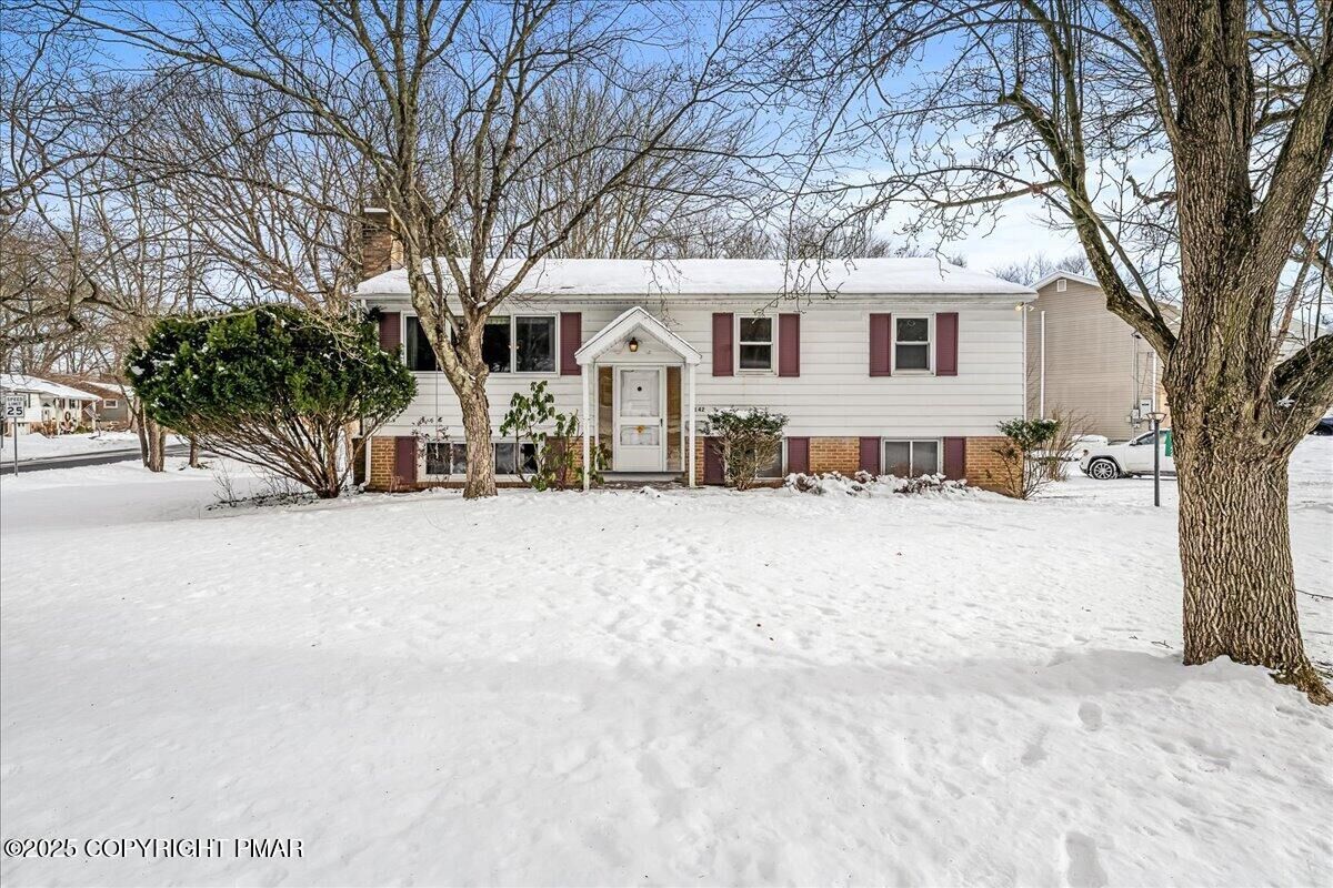 Property Photo:  2142 Clearview Avenue  PA 18360 