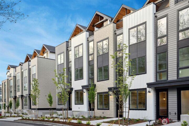 Property Photo:  112 F  2nd Street S  WA 98033 