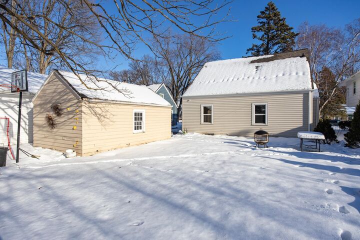 Property Photo:  1827 N Alvin Street  WI 54911 