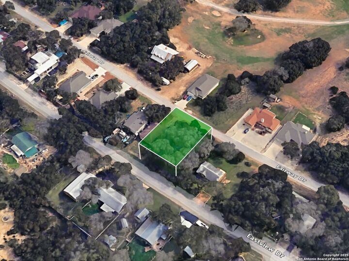 Property Photo:  1492 Eastview  TX 78133 