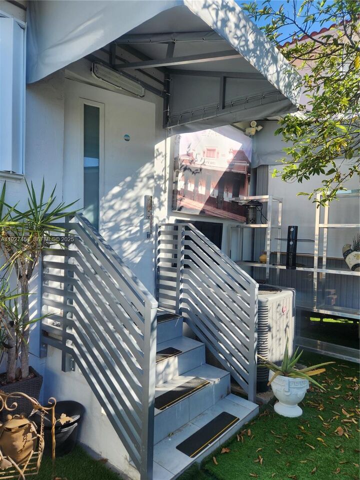 Property Photo:  1645 SW 83rd Ct 2  FL 33155 