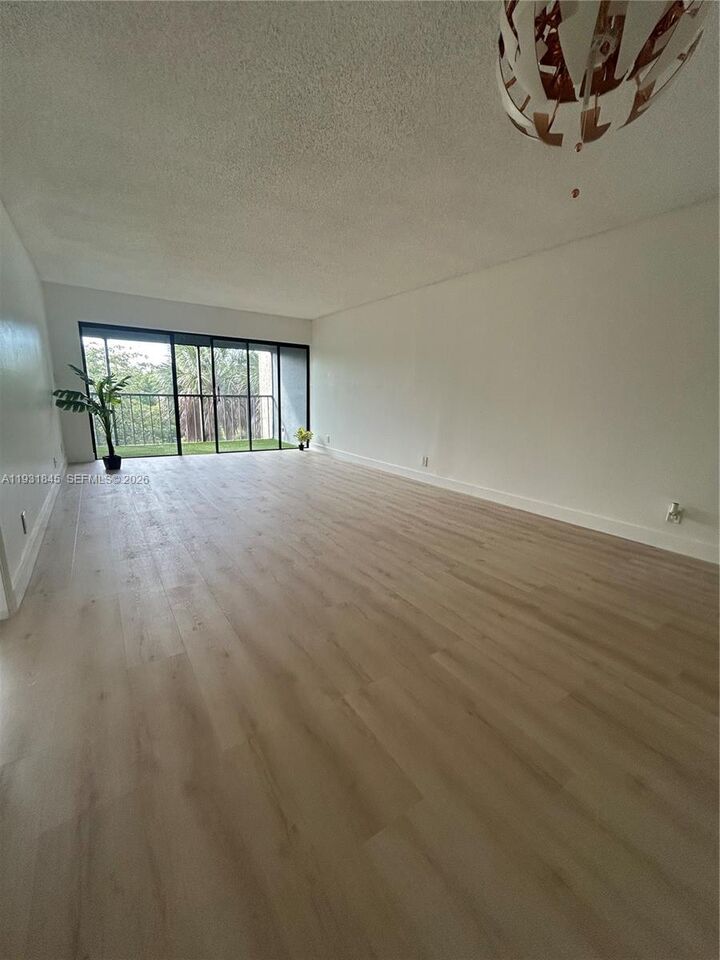 Property Photo:  240 Lakeview Dr 307  FL 33326 