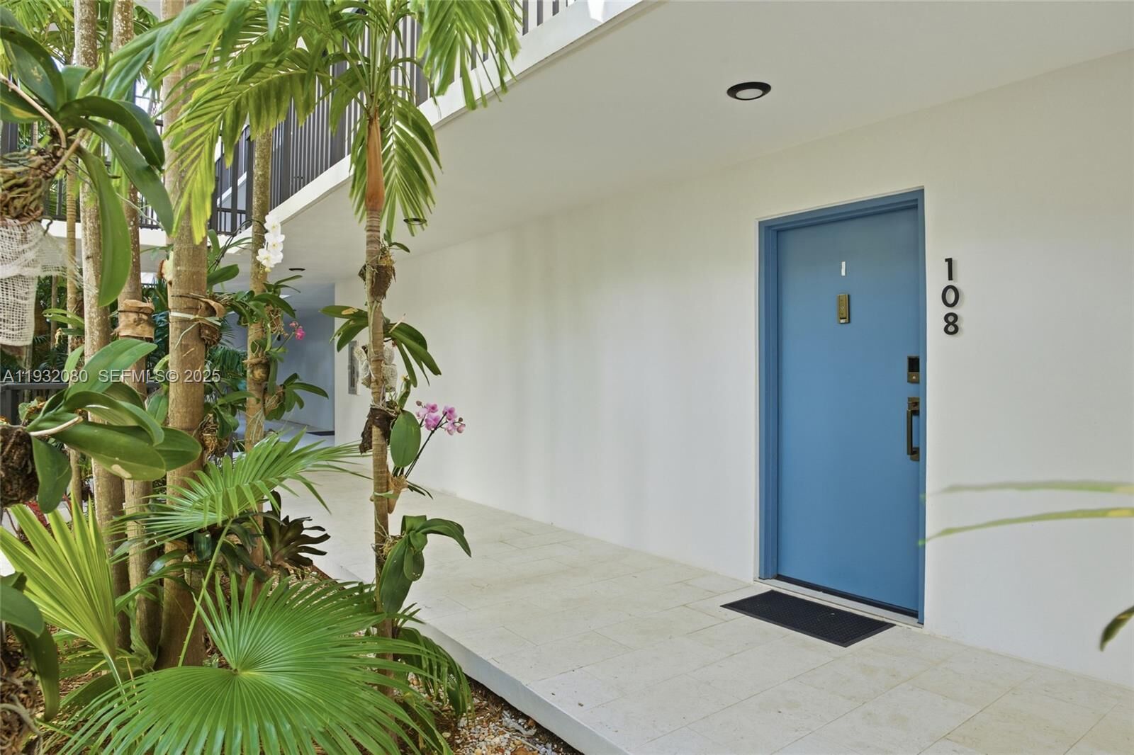 Property Photo:  101 Ocean Lane Dr 108  FL 33149 
