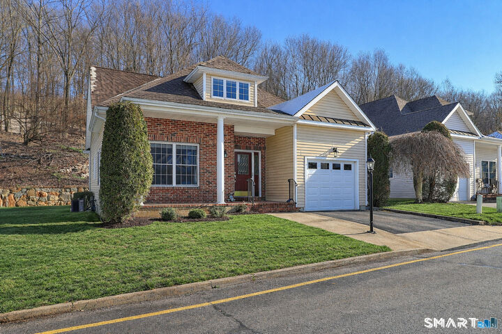 Property Photo:  7 Fire Thorn Lane 7  CT 06461 