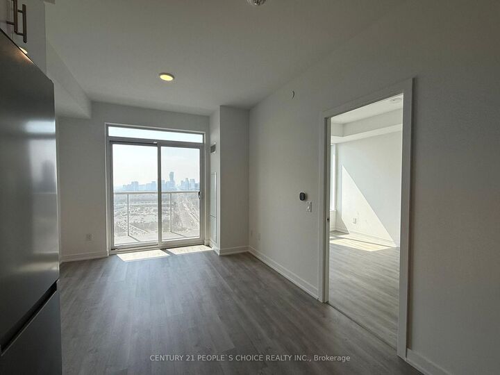 Property Photo:  5105 Hurontario Street W 1904  ON L4Z 0C9 