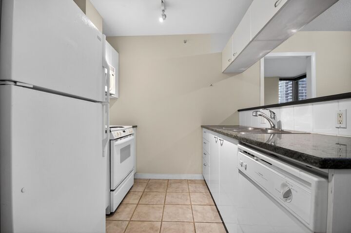 Property Photo:  1367 Alberni Street 801  BC V6E 4R9 