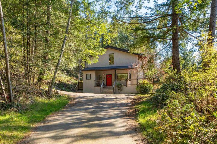 Property Photo:  1557 Whitesails Drive  BC V0N 1G2 