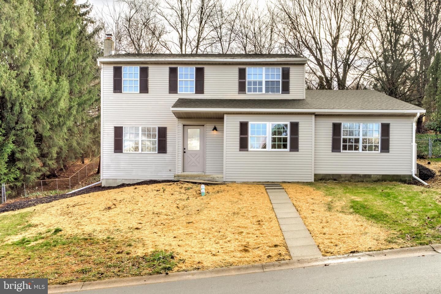 Property Photo:  737 Ferndale Road  PA 17552 