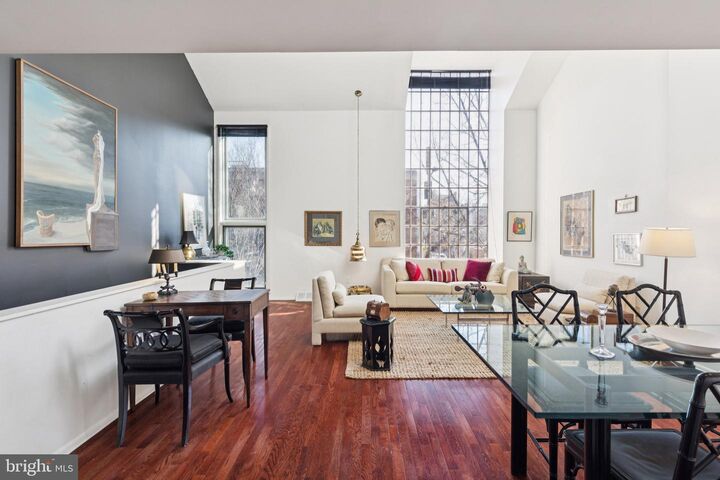 Property Photo:  36 Saint James Court  PA 19106 