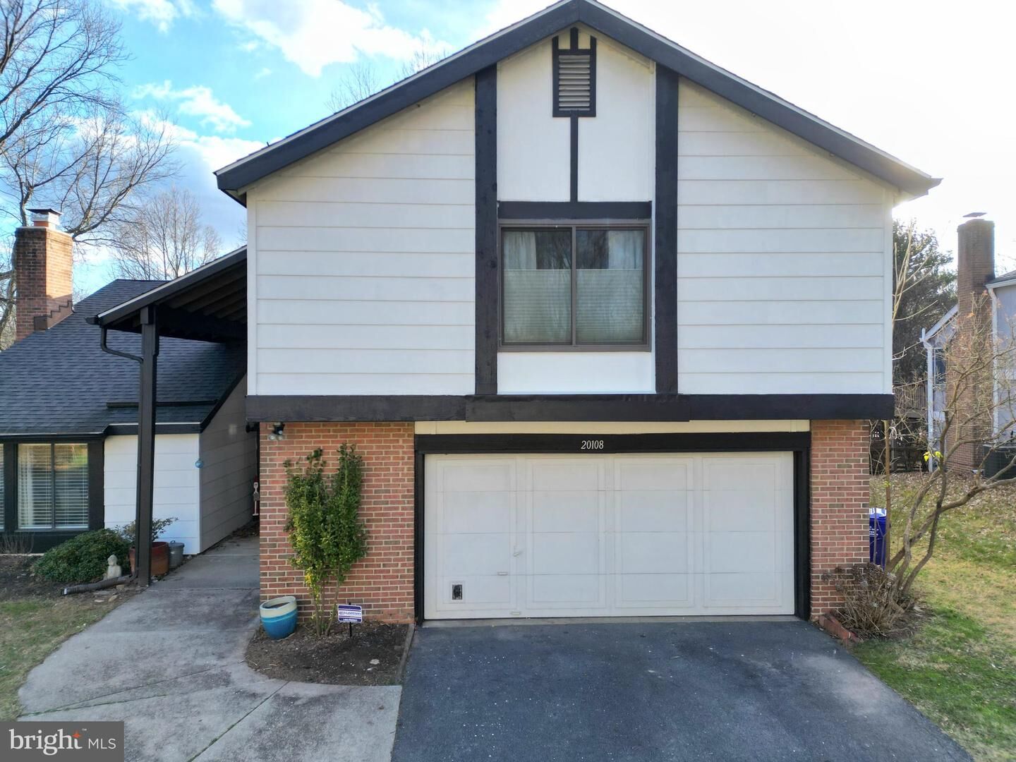 Property Photo: 20108 Lavender Place MD 20874