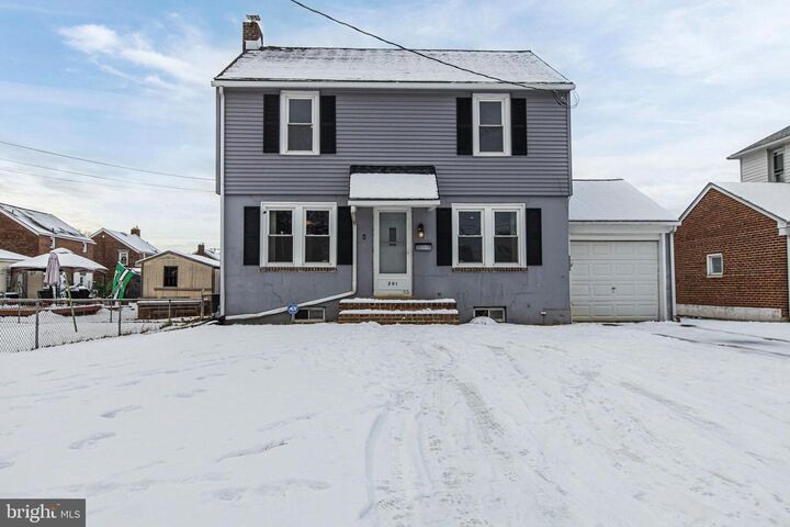 Property Photo: 201 W Monroe Avenue DE 19720