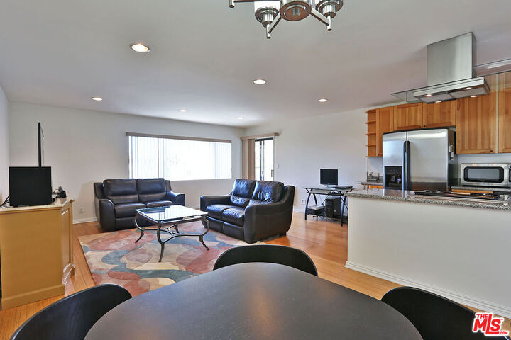 Property Photo:  1930 N Vermont Ave  CA 90027 