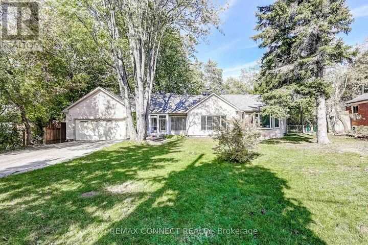 Property Photo:  70B Dunstall Crescent  ON M1E 3M4 