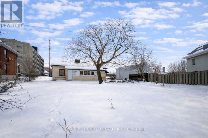 Property Photo:  263 Bethune Street  ON K9J 3L5 