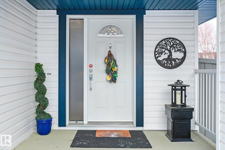 Property Photo:  1035 Macewan Close SW  AB T6W 1K2 