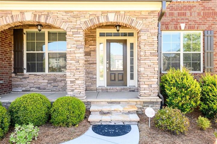 Property Photo: 4041 Woodward Walk Lane GA 30024