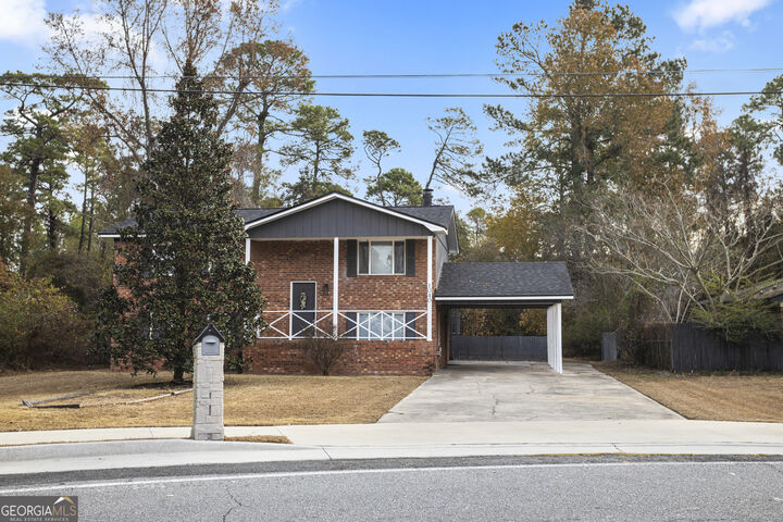 Property Photo:  1040 Live Oak Drive  GA 31313 
