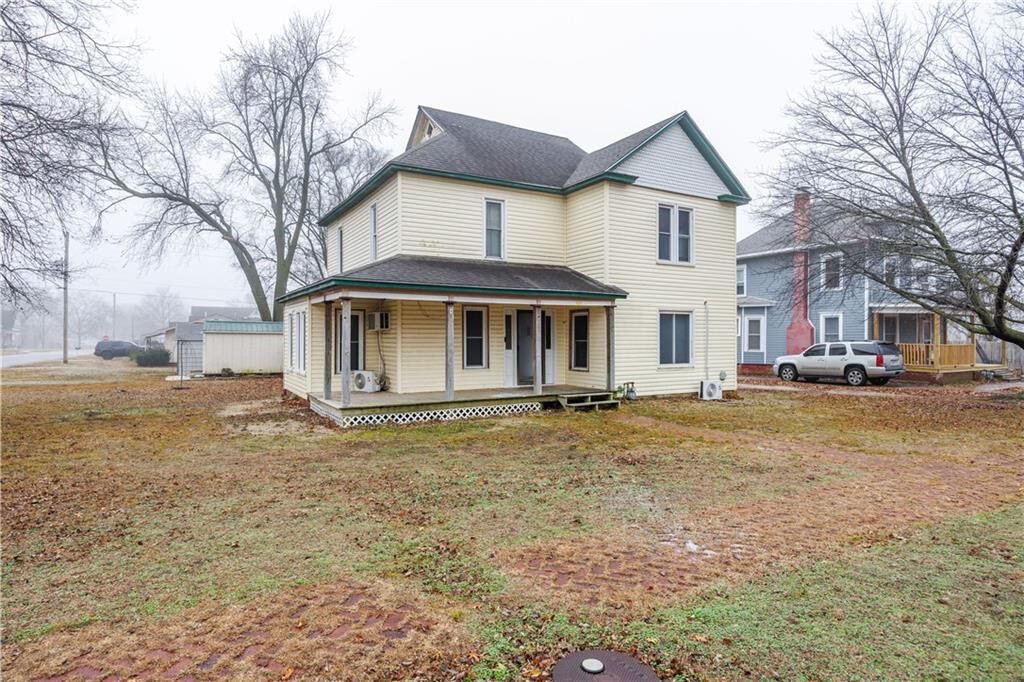 Property Photo:  425 E 5th Street  KS 67335 