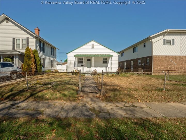 Property Photo:  2326 Monroe Avenue  WV 25177 