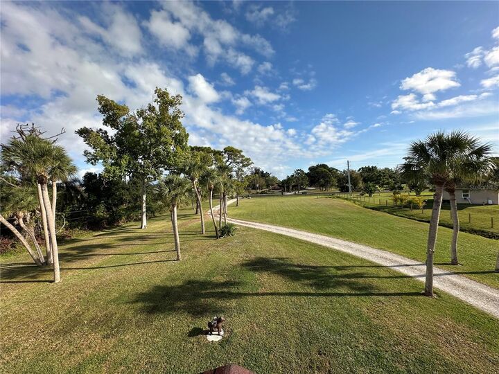 Property Photo:  1181 Larchmont Drive  FL 34223 