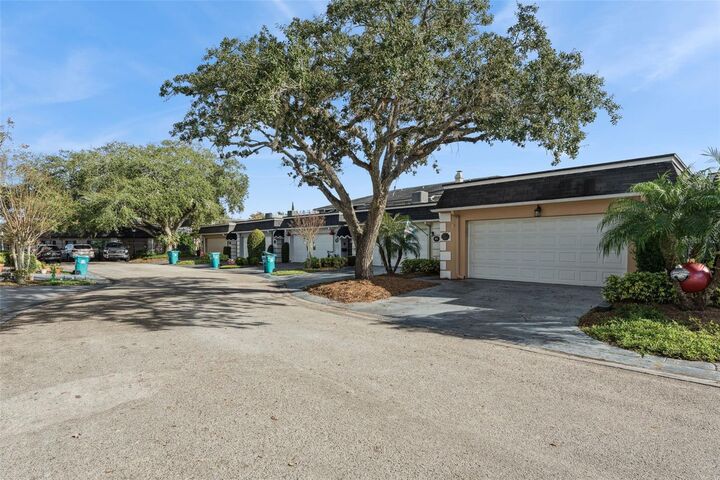 Property Photo:  907 Hillary Court 5  FL 32804 
