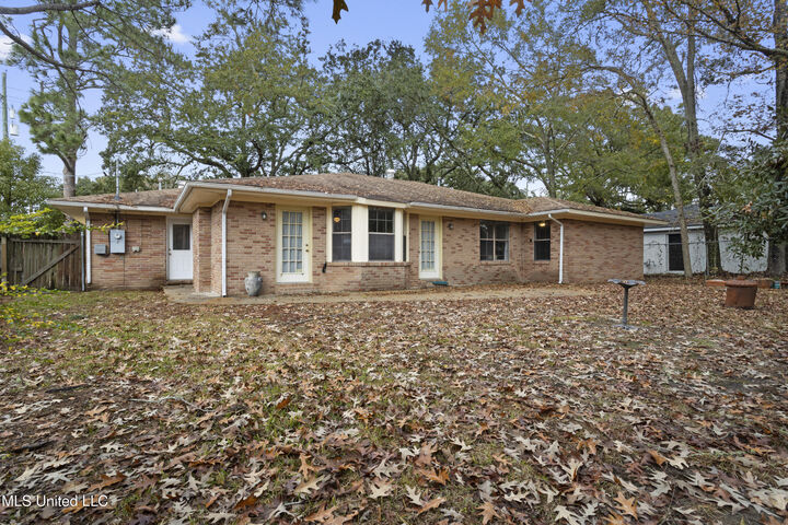 Property Photo:  831 Graveline Road  MS 39553 