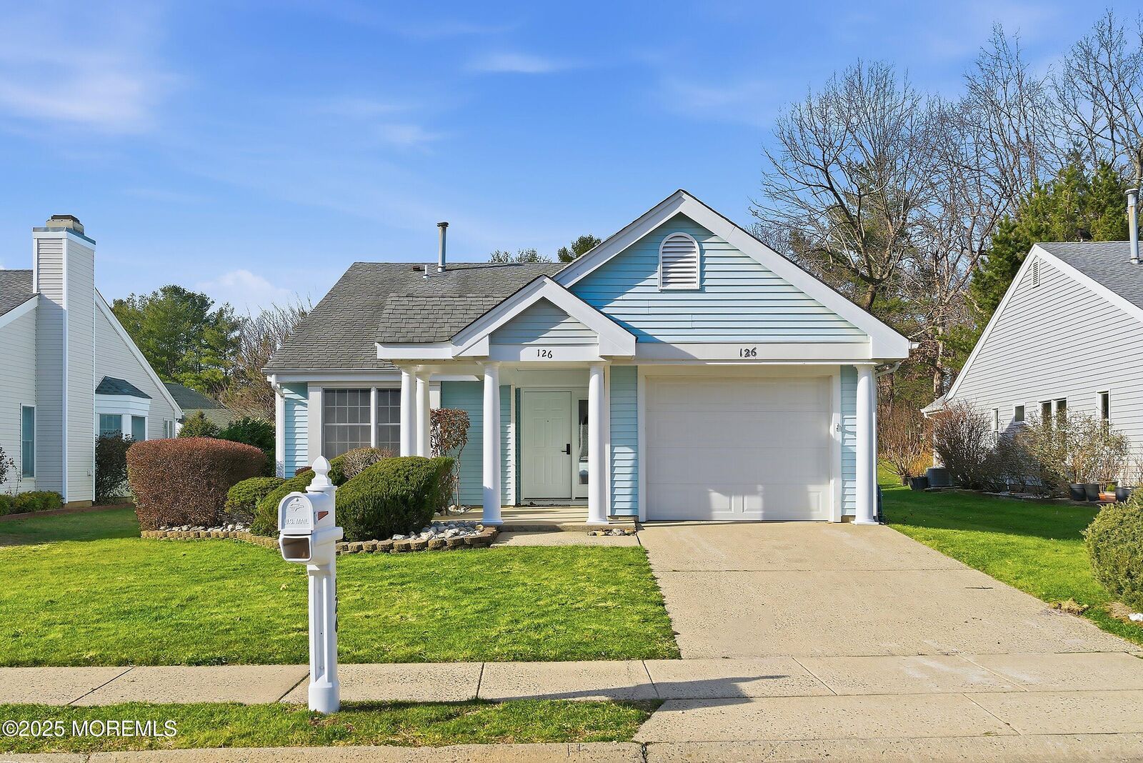 Property Photo:  126 Cardigan Court  NJ 08759 