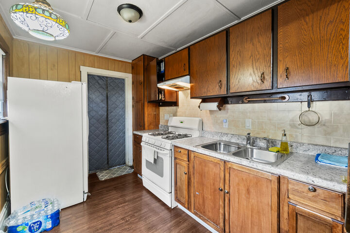 Property Photo: 915 Dawes Avenue IL 60435