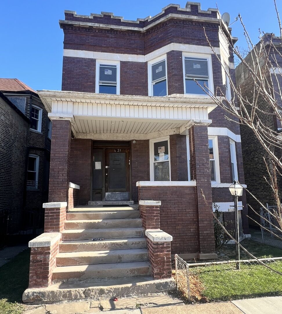 Property Photo:  6123 S Laflin Street  IL 60636 