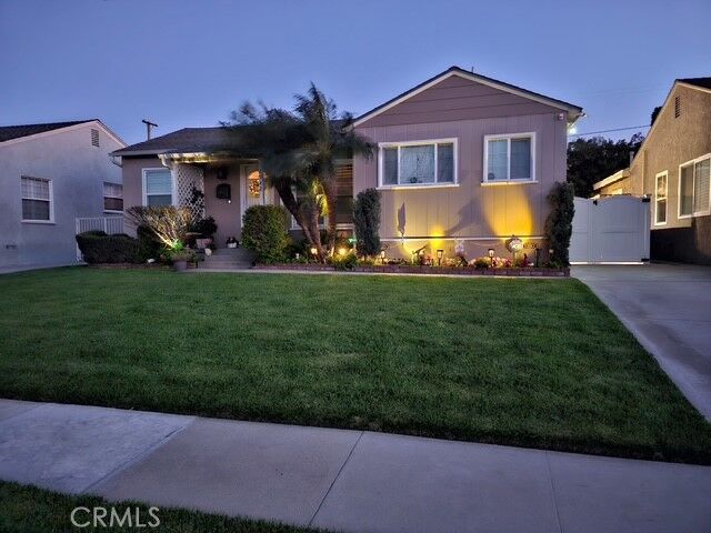 Property Photo:  2942 Silva  CA 90712 