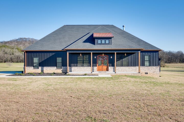 Property Photo:  405 Shelbyville Hwy  TN 37334 