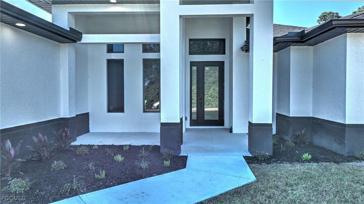 Property Photo:  4119 9th Street SW  FL 33976 