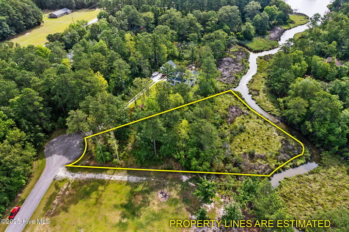 Property Photo:  166 112 Marsh Run  NC 28571 