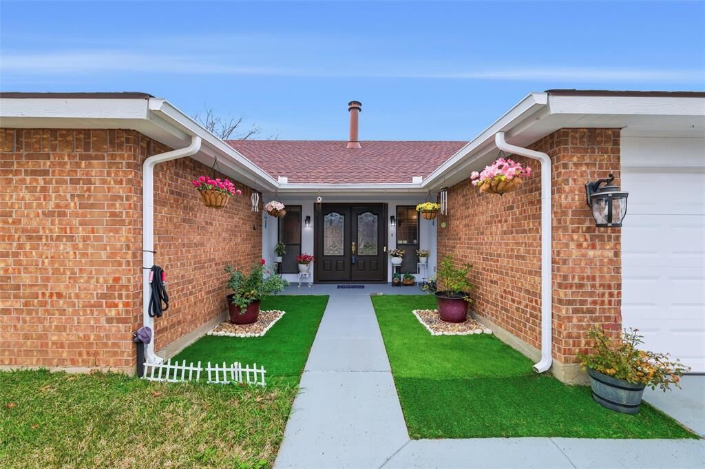 Property Photo:  4838 Trailwood Drive  TX 75052 