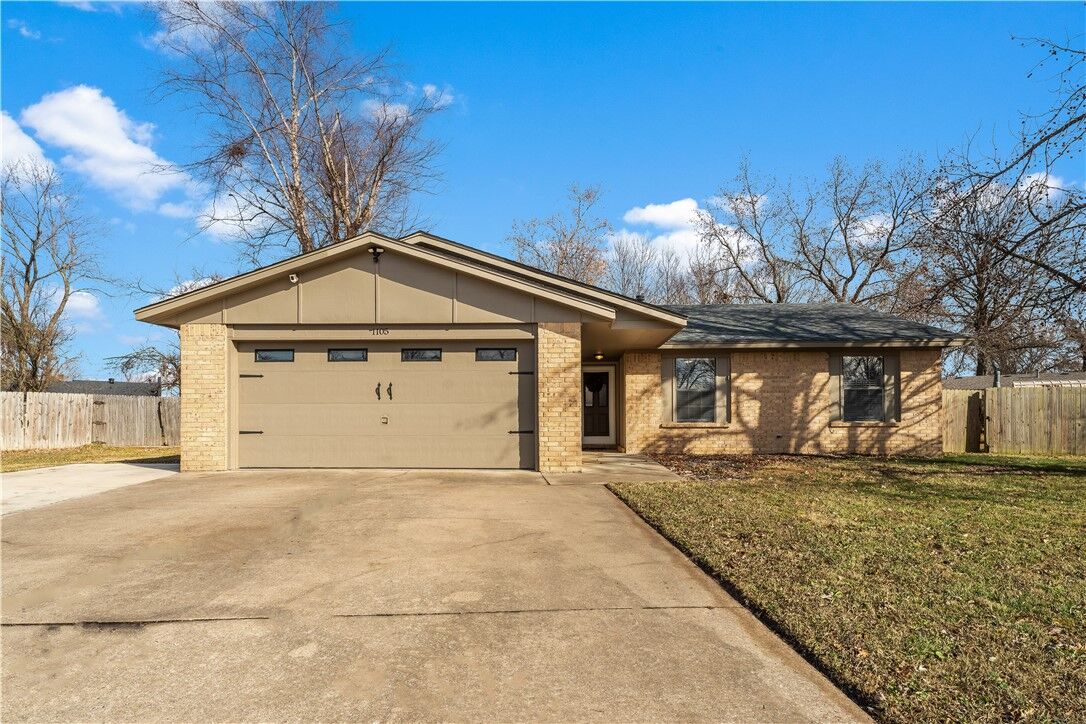 Property Photo:  1105 Westridge Lane  AR 72756 
