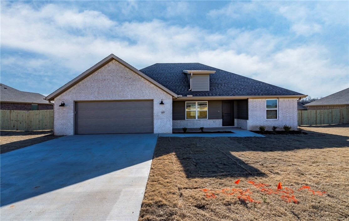 Property Photo:  69 W Pitts Street  AR 72730 