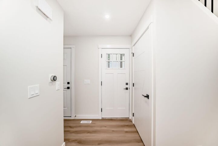 Property Photo:  100 Beddington Circle NE  AB T3K 1K6 