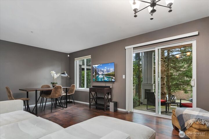 Property Photo:  5589  Lakemont Boulevard SE 1702  WA 98006 