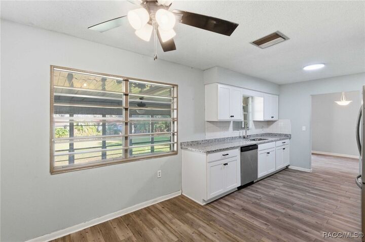 Property Photo:  3871 E Parsons Point Road  FL 34442 