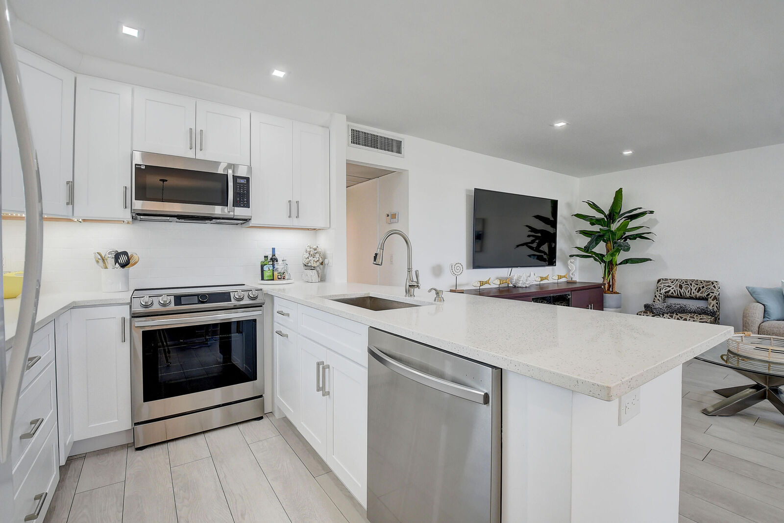 Property Photo:  461 N Brittany J  FL 33446 